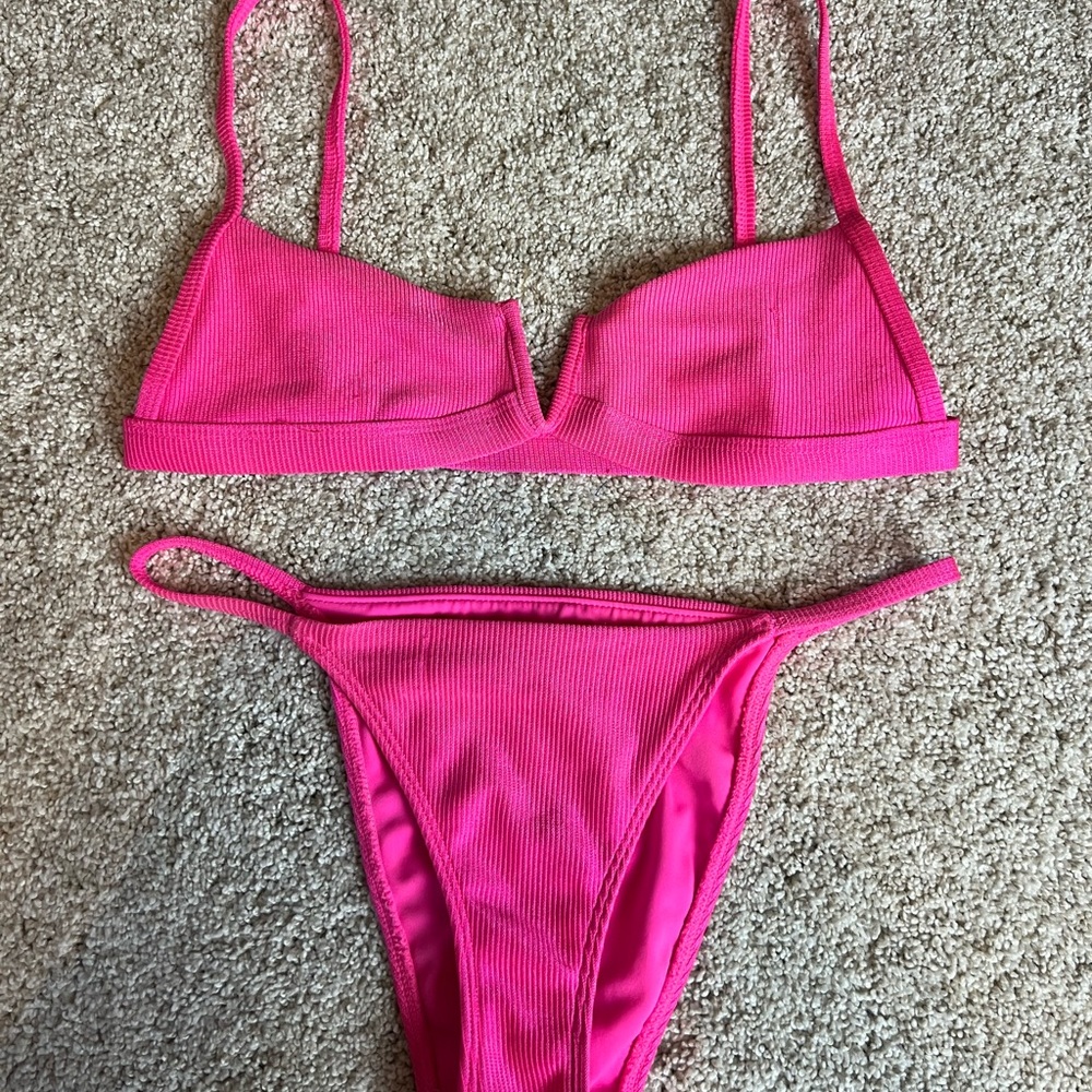 LA hearts bright pink bikini
